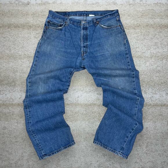 Vintage Levis Jeans 501 Regular Straight Fit Medium Wash Denim Button Fly 90s - Picture 2 of 6